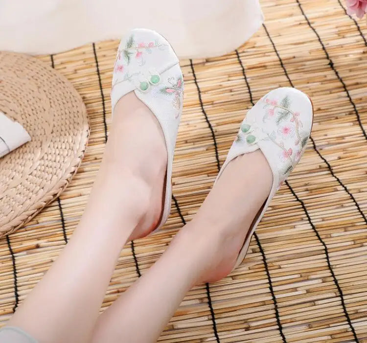 Ethnic Embroidered Satin Slippers for Women Summer Vintage Slides Ladies Dress Shoes Female Closed Toe Backless Sandals