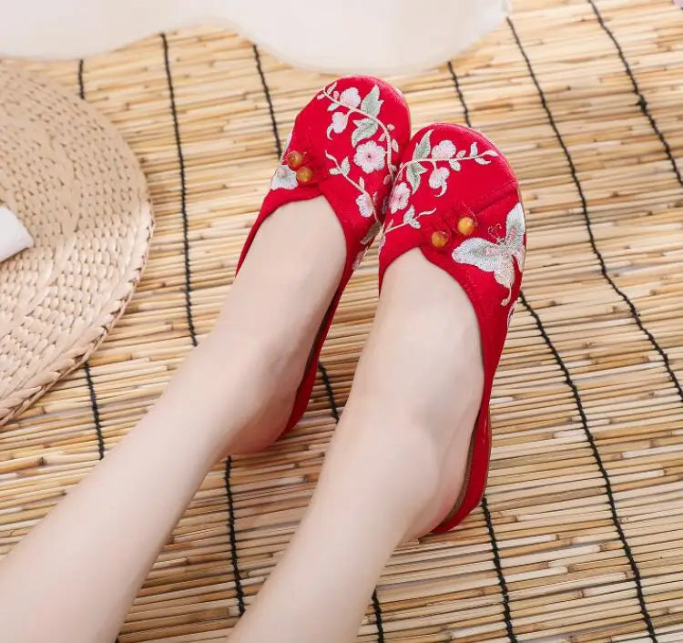 Ethnic Embroidered Satin Slippers for Women Summer Vintage Slides Ladies Dress Shoes Female Closed Toe Backless Sandals