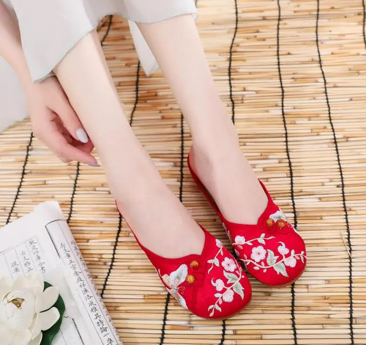 Ethnic Embroidered Satin Slippers for Women Summer Vintage Slides Ladies Dress Shoes Female Closed Toe Backless Sandals