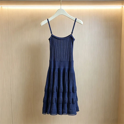 2026 Summer New Women's Breathable Pleated Suspender Dress, High-Quality Fashionable Casual Vacation Fitted A-line Knit Skirt