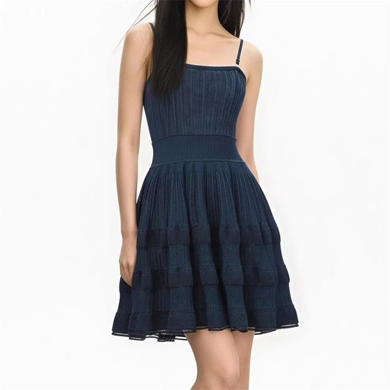 2026 Summer New Women's Breathable Pleated Suspender Dress, High-Quality Fashionable Casual Vacation Fitted A-line Knit Skirt