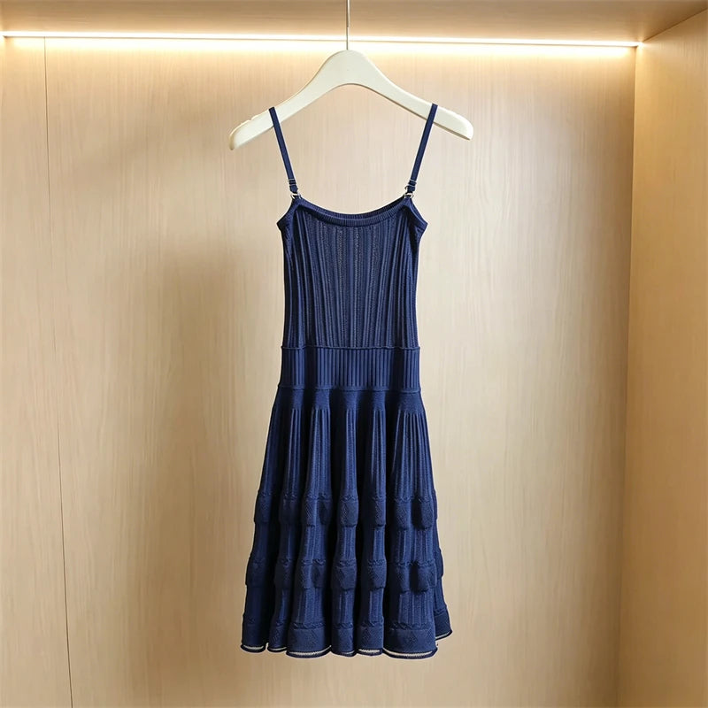 2026 Summer New Women's Breathable Pleated Suspender Dress, High-Quality Fashionable Casual Vacation Fitted A-line Knit Skirt