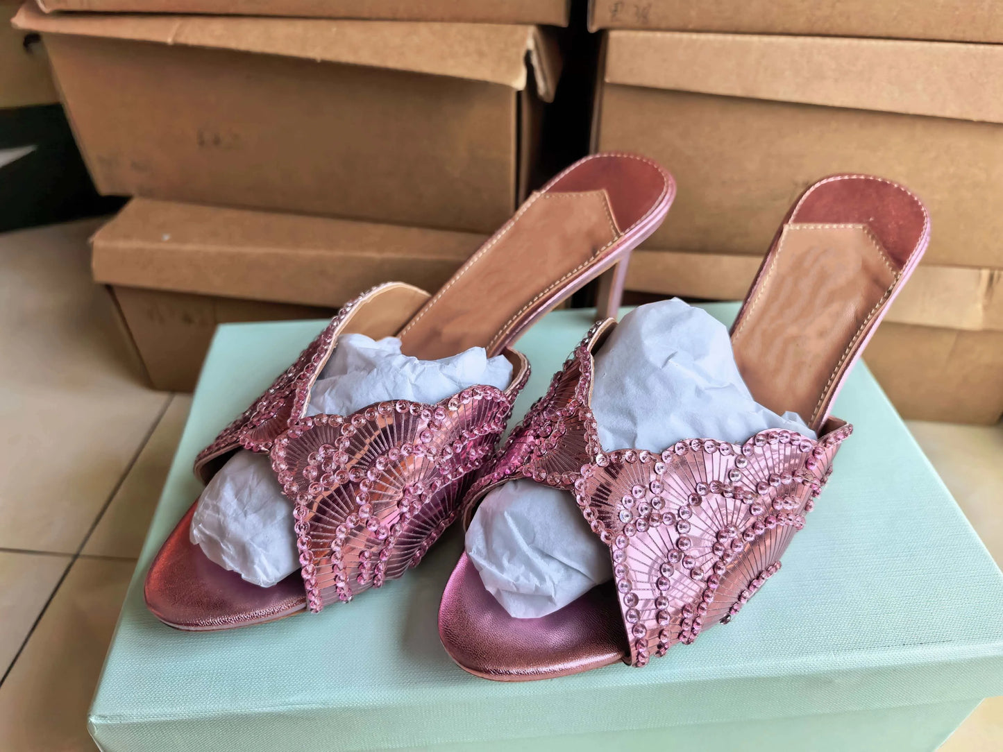 2026 New Gold Pineapple Sexy Rhinestone Fine High Heel Sandals Women's Outdoor Wear Glamorous Lady Executive Plus Size Slippers
